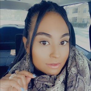 Meet your Posher, Yanitza